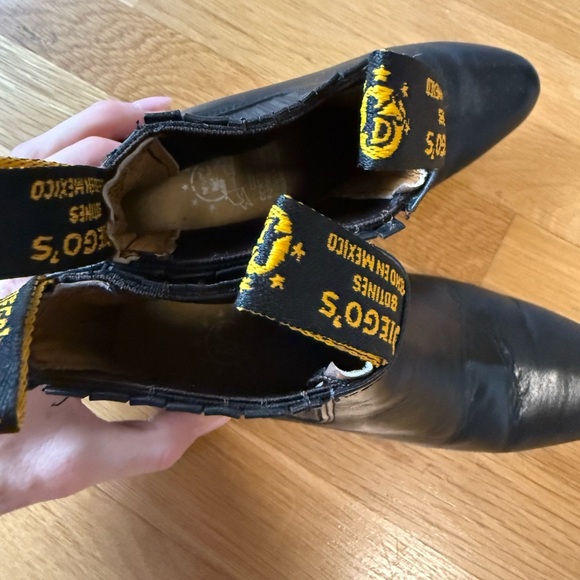 Diego's black leather pull-on ankle boots size 7 women's and 6 men - Picture 2 of 9